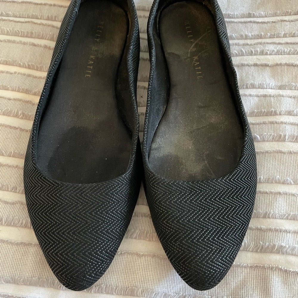 Kelly & Katie black flats size 7 EUC